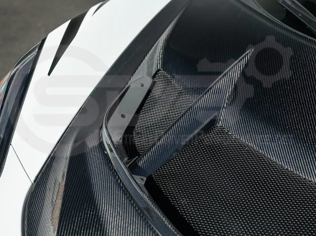 2020-PRESENT CHEVROLET CORVETTE C8 | ZR1 REPLICA STYLE DOUBLE SIDED CARBON FIBER FRONT VENTED HOOD